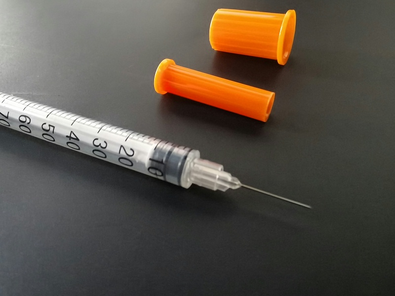 What is an insulin syringe, and how do you use an insulin syringe